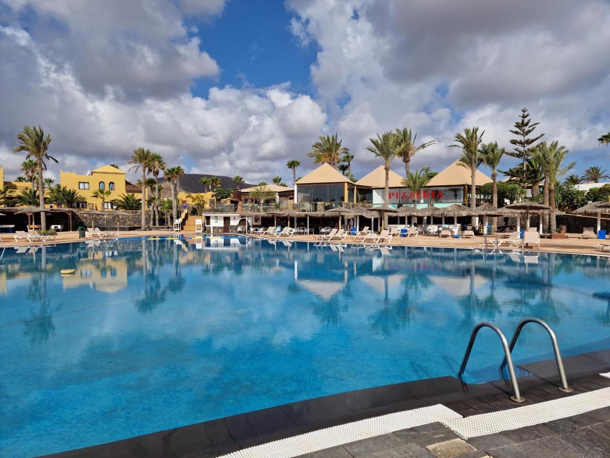 Casa Mari Y Jose Con Grandes Piscinas Y Wifi Gratis Apartment Corralejo Exterior photo